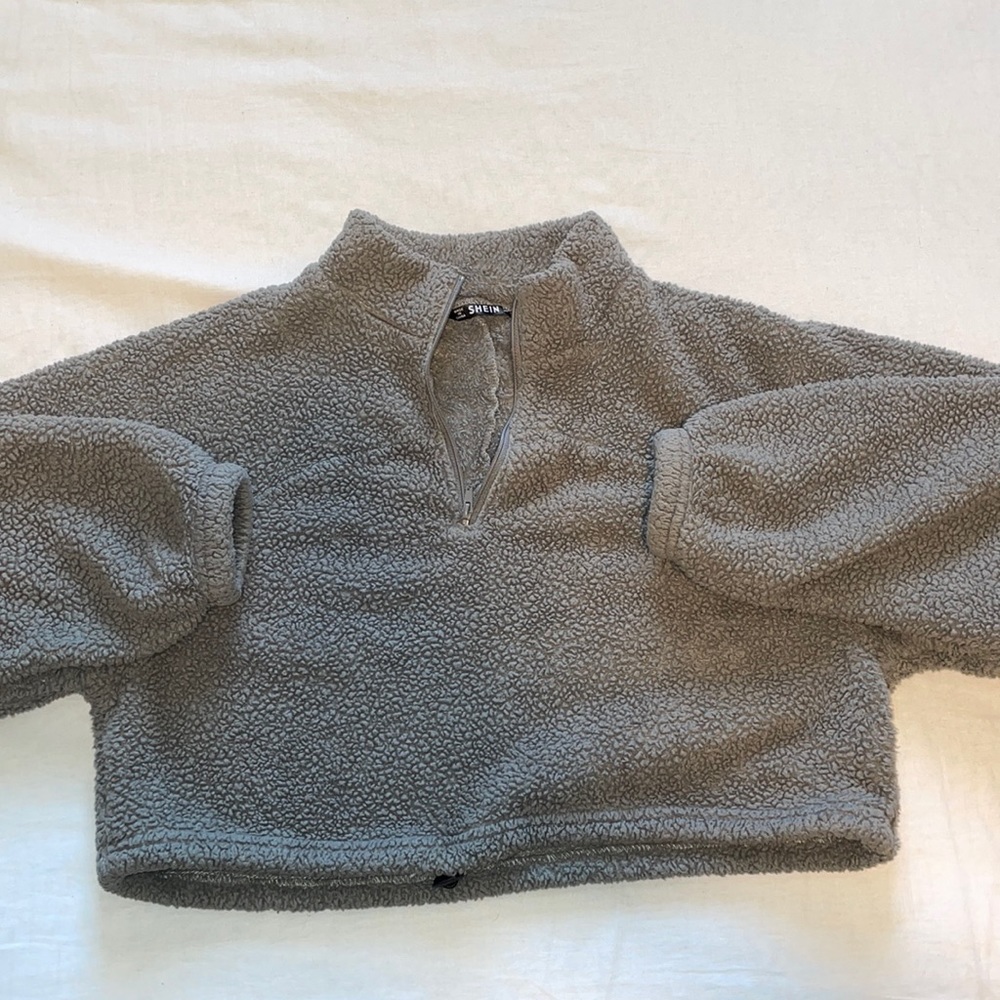 Cropped turtle neck sweater